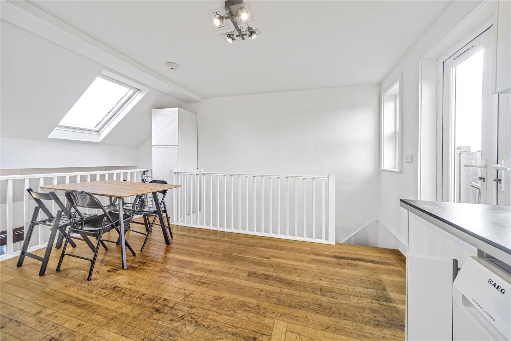 Apartment in London - View 5