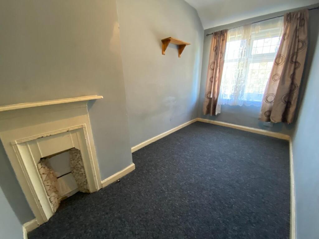 House in London, Dagenham - More