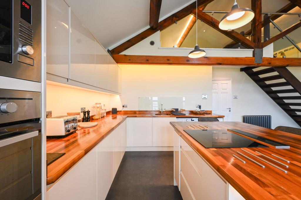 Apartment in Sefton, Liverpool City Region - View 4