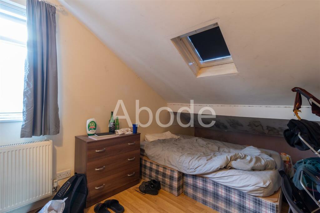 8 bedroom house for rent