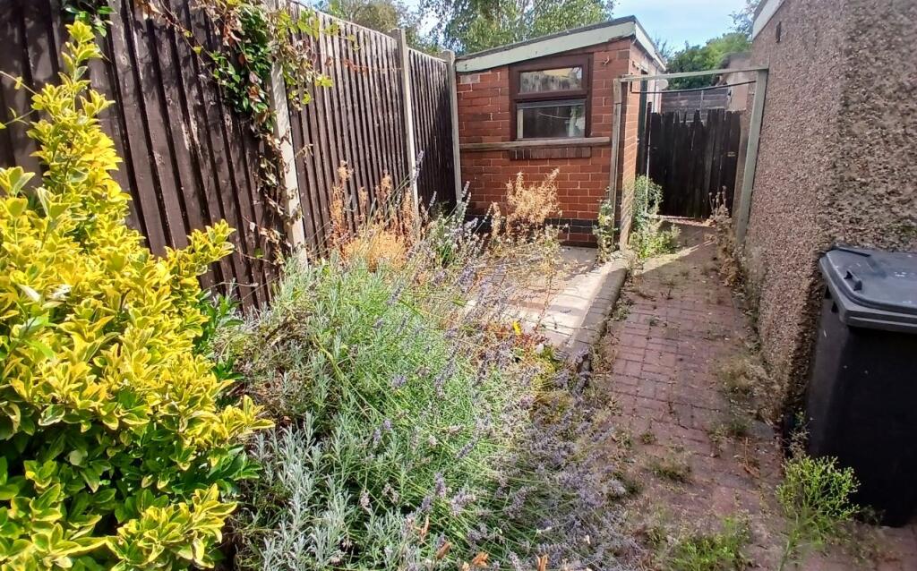 22 Burton Road, Coton-in-the-Elms, Swadlincote, Derbyshire, DE12 8HJ photo 5
