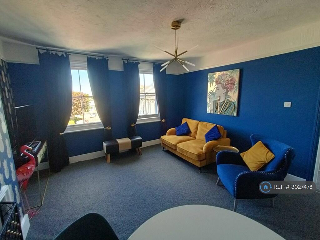 Apartment in Eastbourne, East Sussex - More