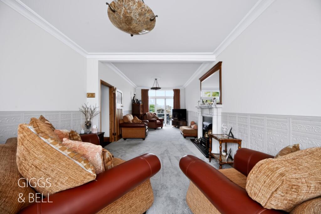 House in Luton - View 3