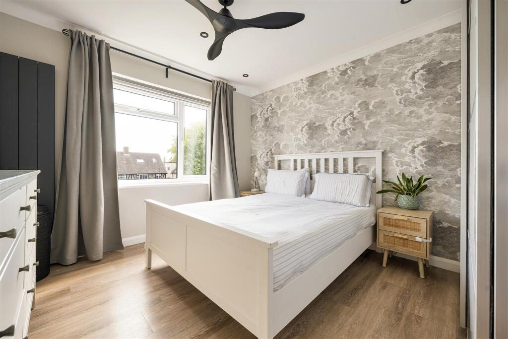 Apartment in London, Highams Park - View 5