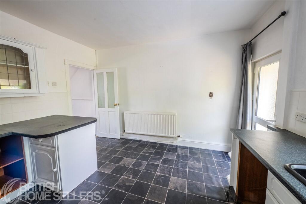House in High Peak, Whitfield - View 4