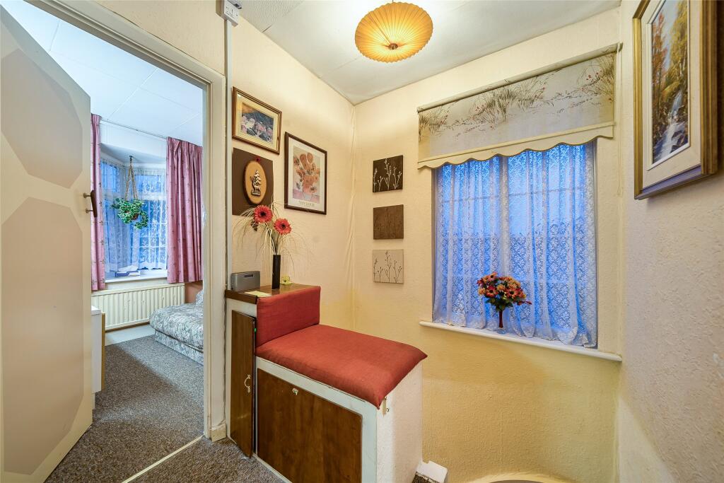 Leith Close, London, NW9 photo 3