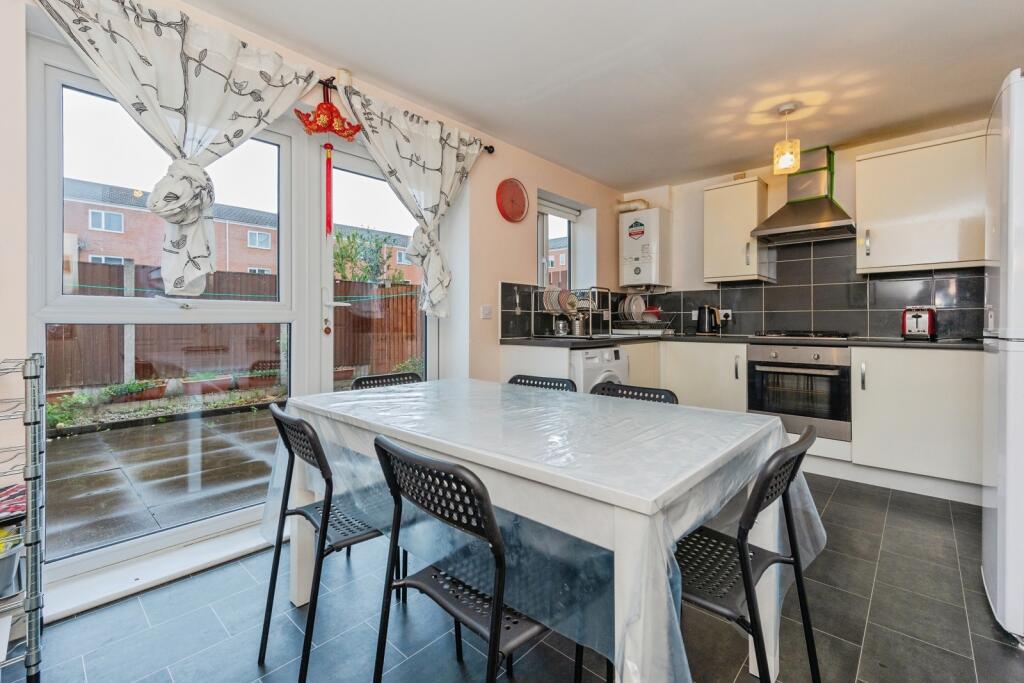 Guide Post Road, Manchester, Greater Manchester, M13 photo 3