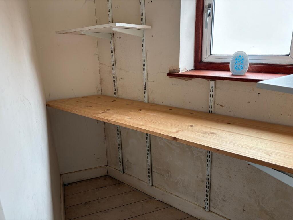 Pendre Wyn, 13 West Street, Knighton, Powys LD7 1EN photo 4