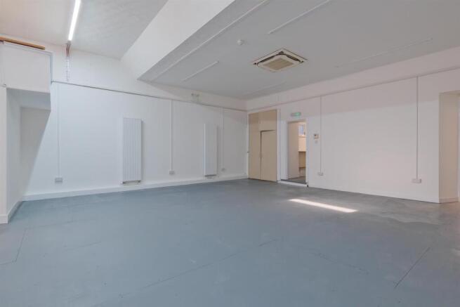 005-15 High Street, Wishaw.jpg