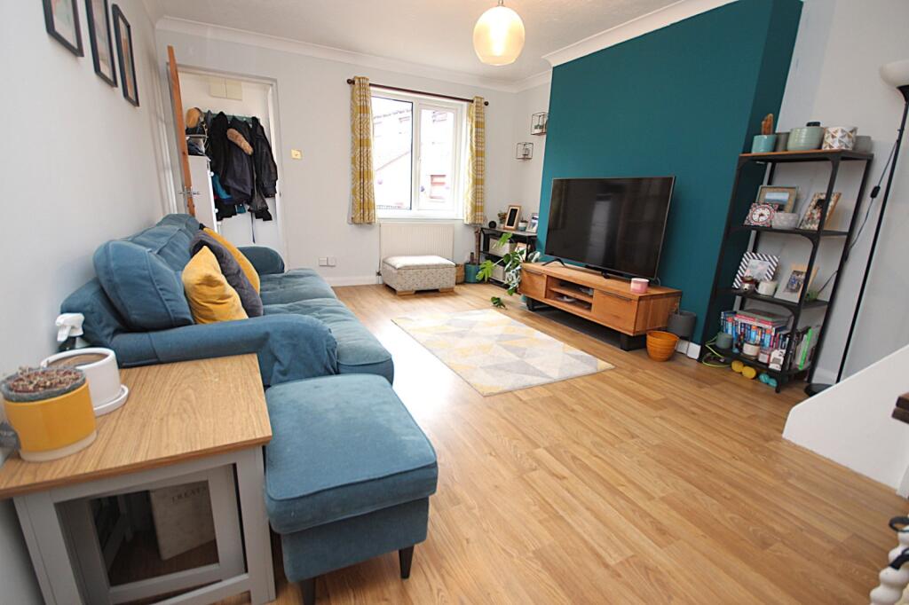 Spruce Close, Poole, Dorset, BH17 photo 2