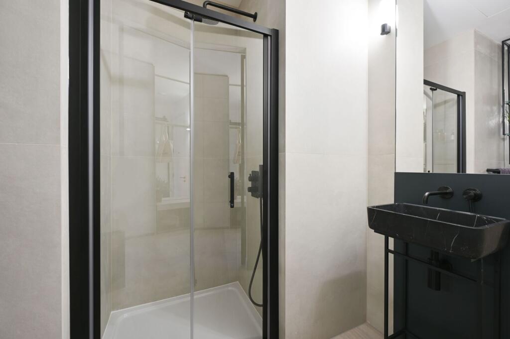Apartment in London - View 2