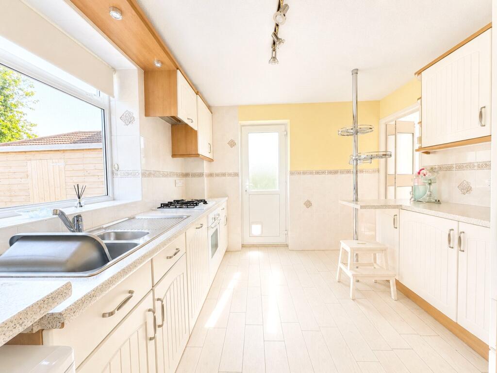 Upton Park Drive, Upton, Wirral, CH49 photo 4