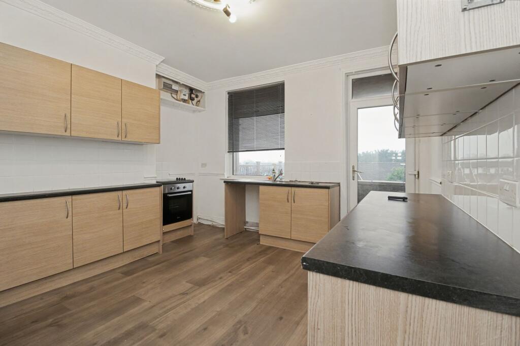 House in Wakefield - View 3