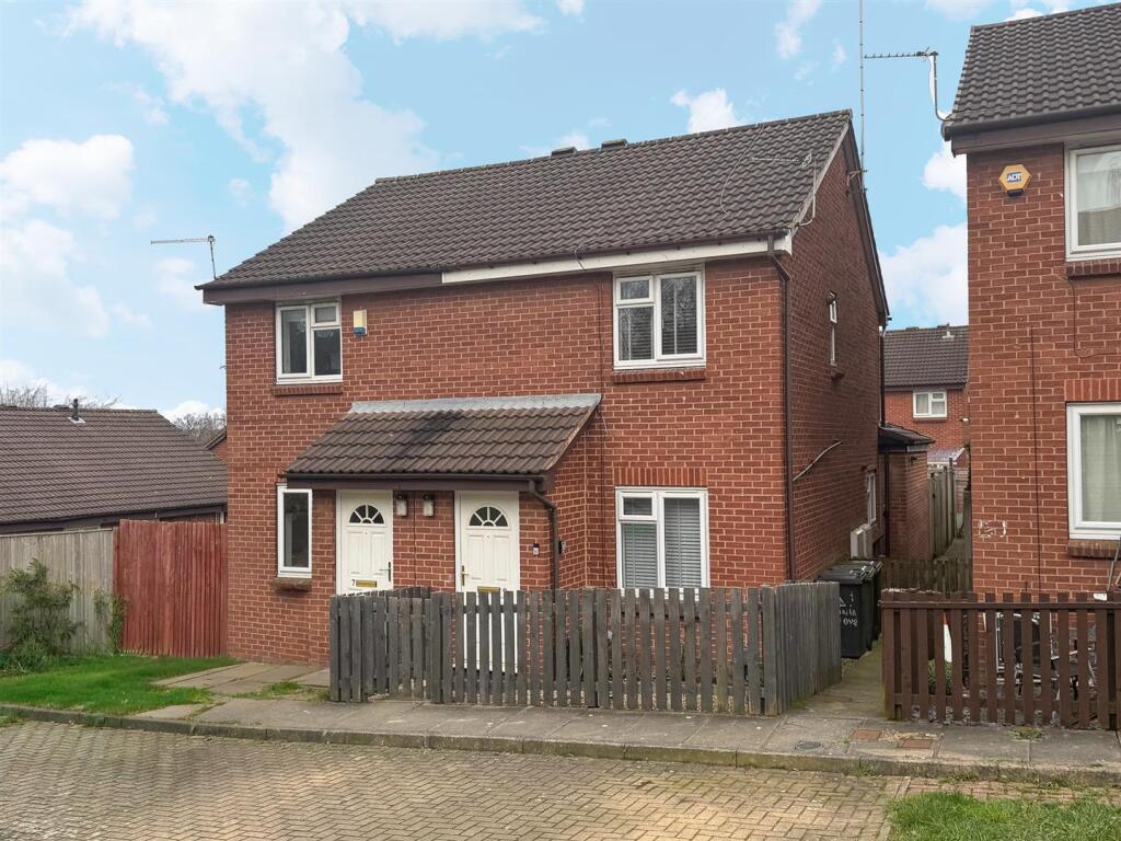 Main image of property: Livinia Grove, Woodhouse, Leeds, West Yorkshire.