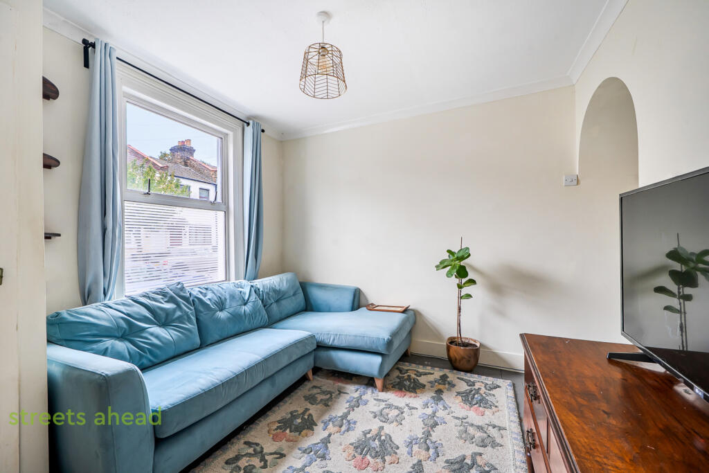 House in London, Waddon - View 5