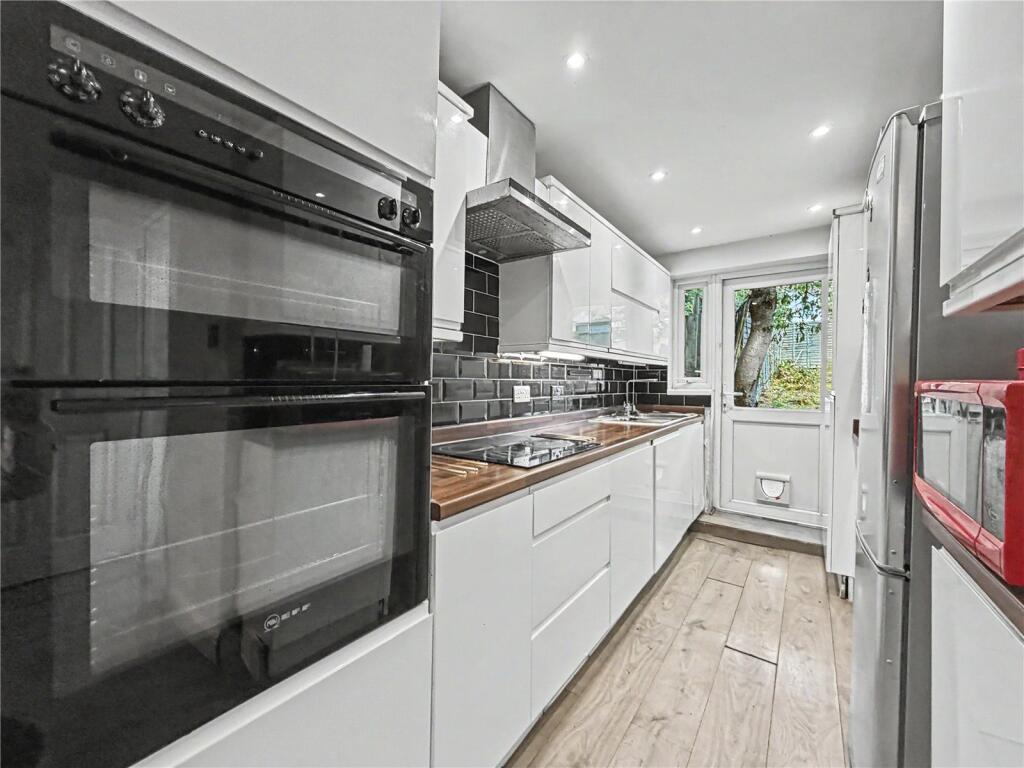 House in Gillingham, Sally Port Gardens - View 4