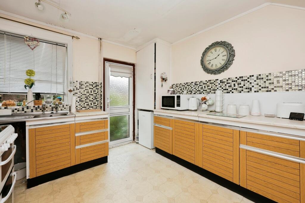 House in Kirkcaldy, Fife - More
