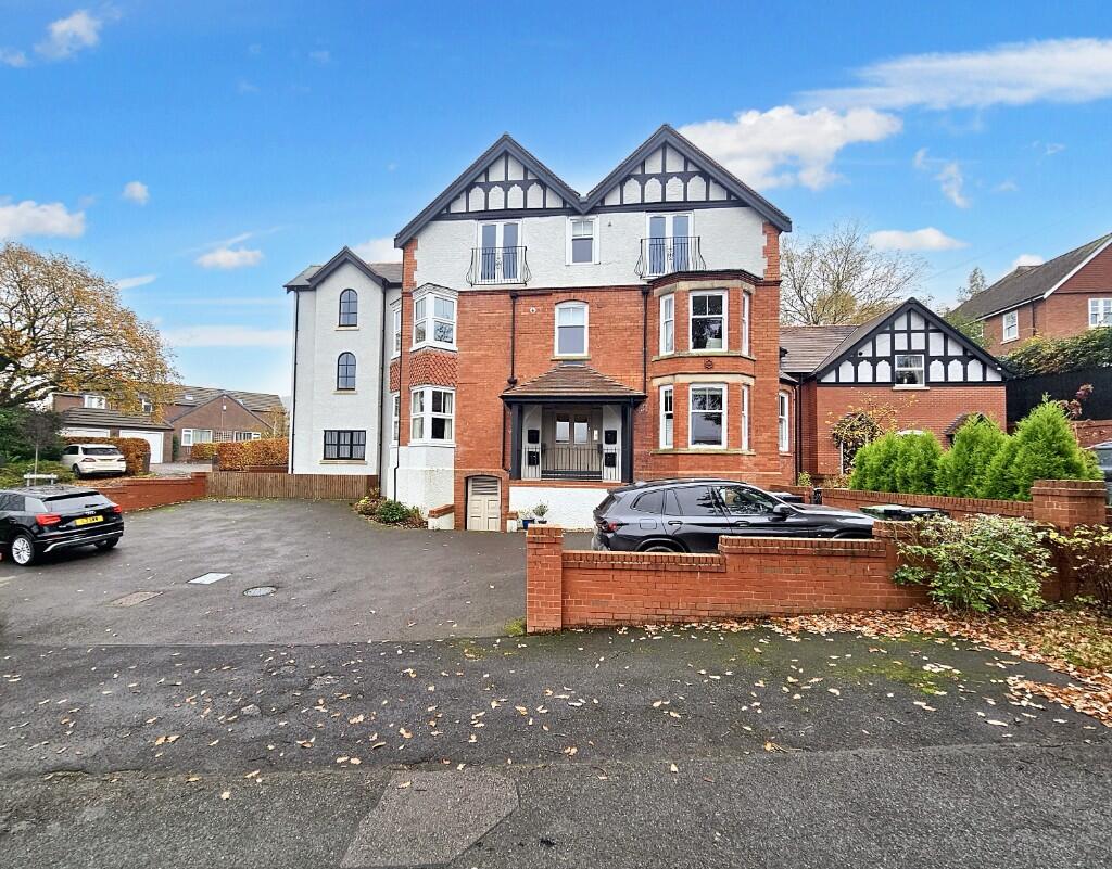 2-bed flat on 6 Holmwood, Clive Avenue, Church Stretton, Shropshire, SY6 7BL, £165,000