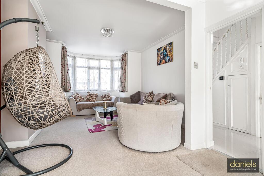 House in London, Sudbury - View 2