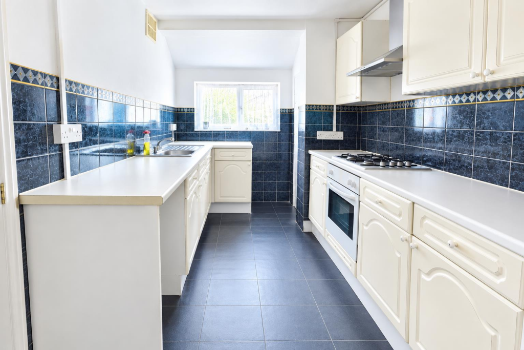 House in London - View 2