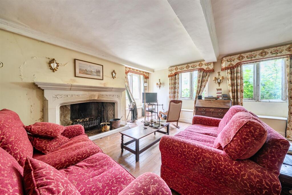 Axminster photo 4
