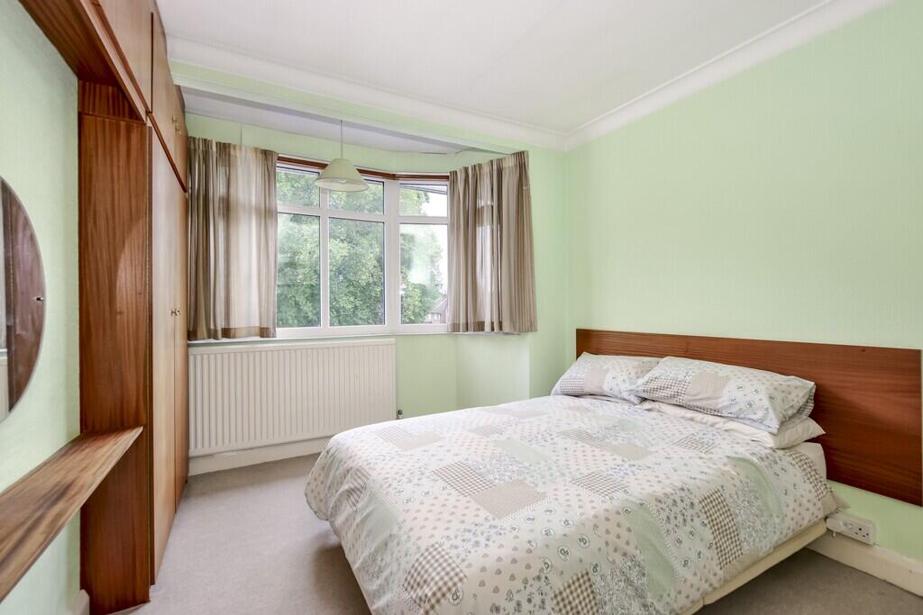 House in Watford, Hertfordshire - View 5