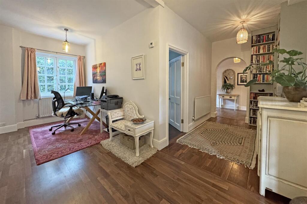 House in Guildford, Wanborough - View 5