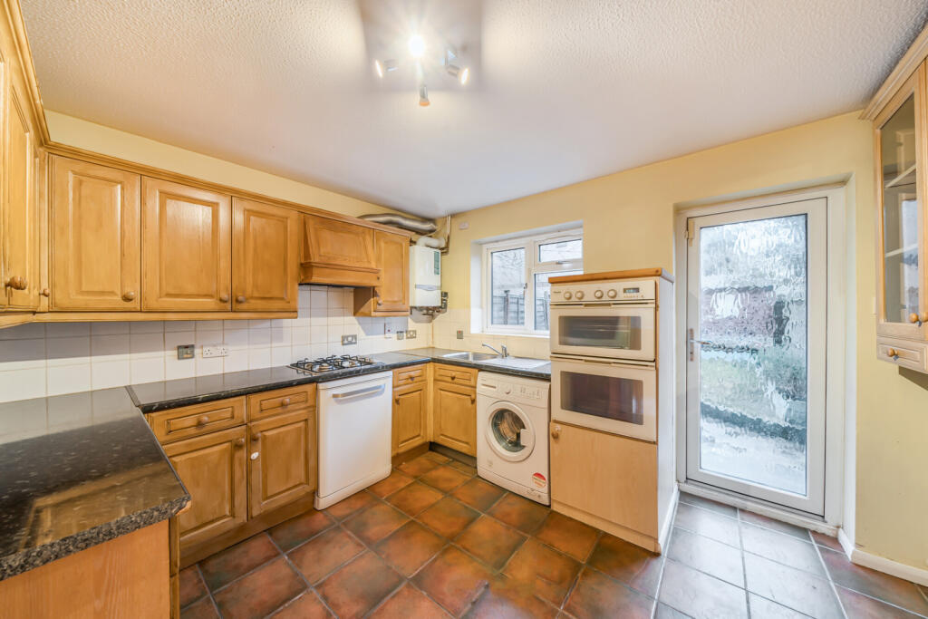 Priest Park Avenue, Harrow photo 4