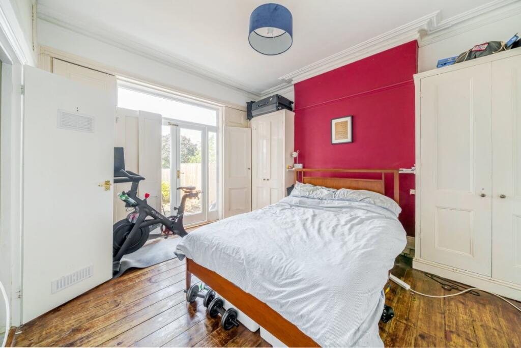 Apartment in London - View 4