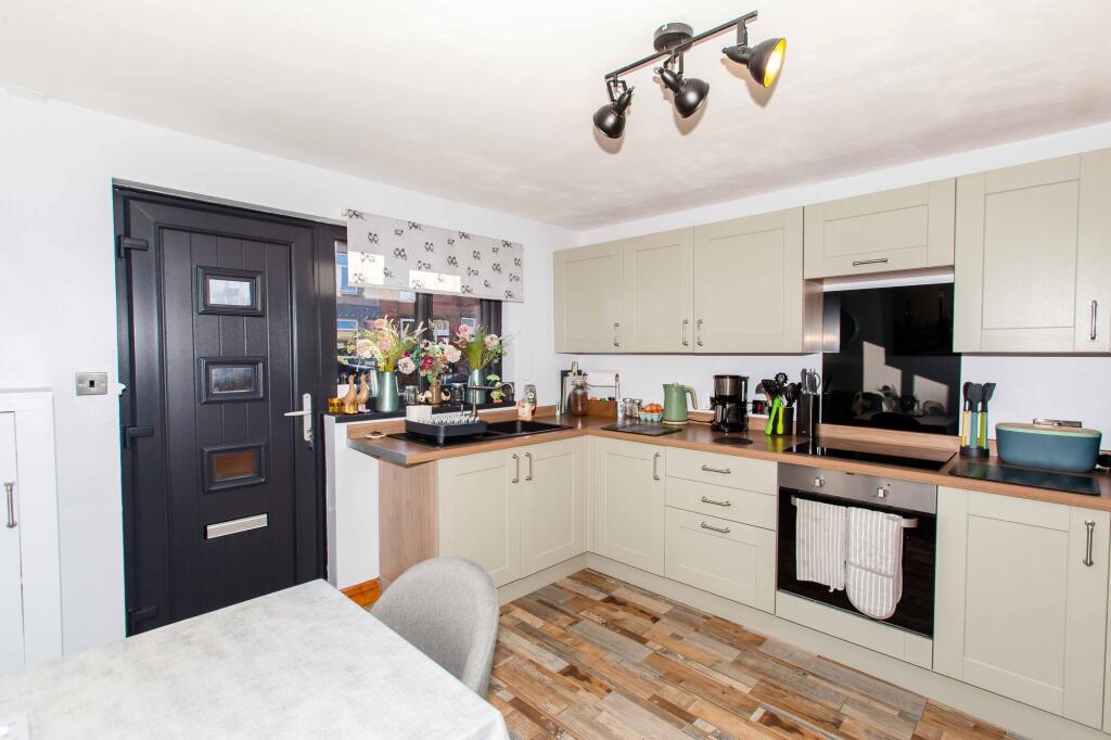 Shuttlewood Road, Bolsover, S44 photo 2