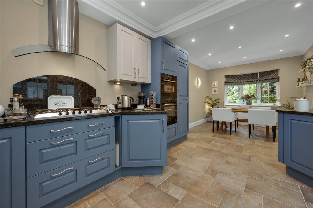 St. Leonards Road, Claygate, Esher, Surrey, KT10 - View 4