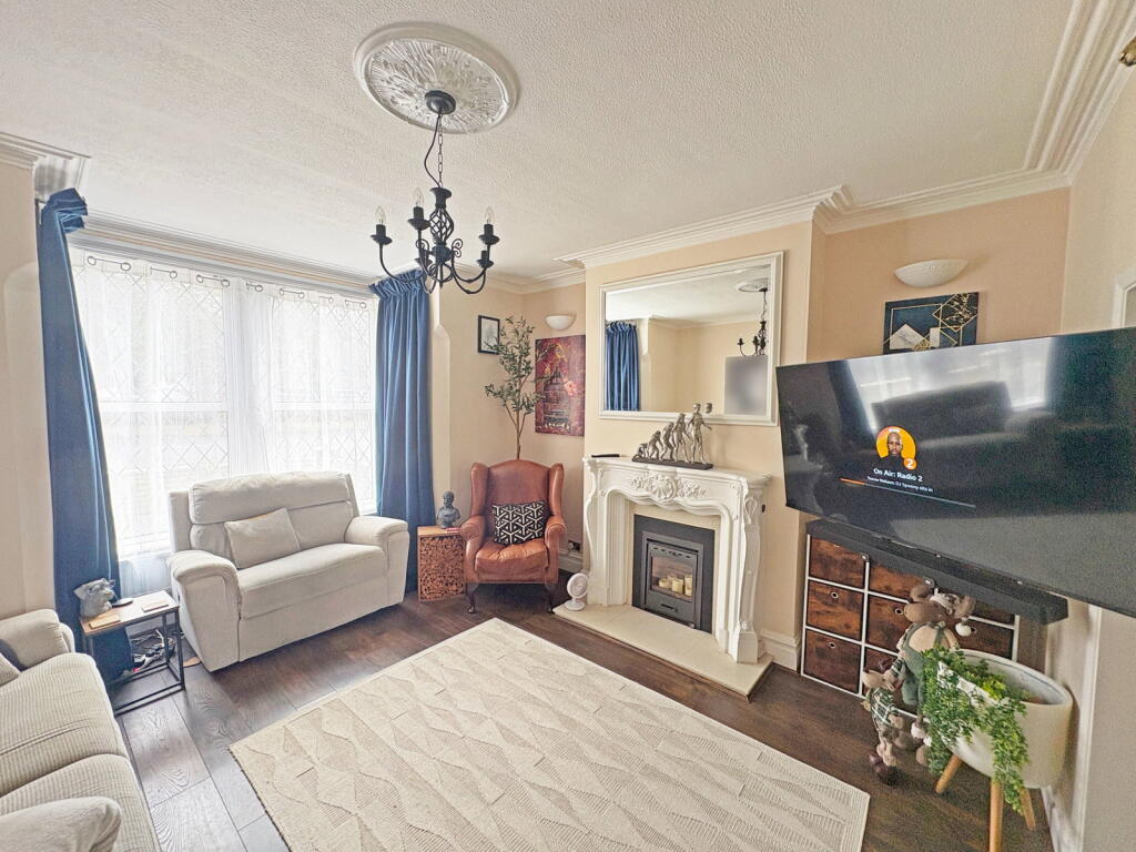 House in East Lindsey, Skegness - More