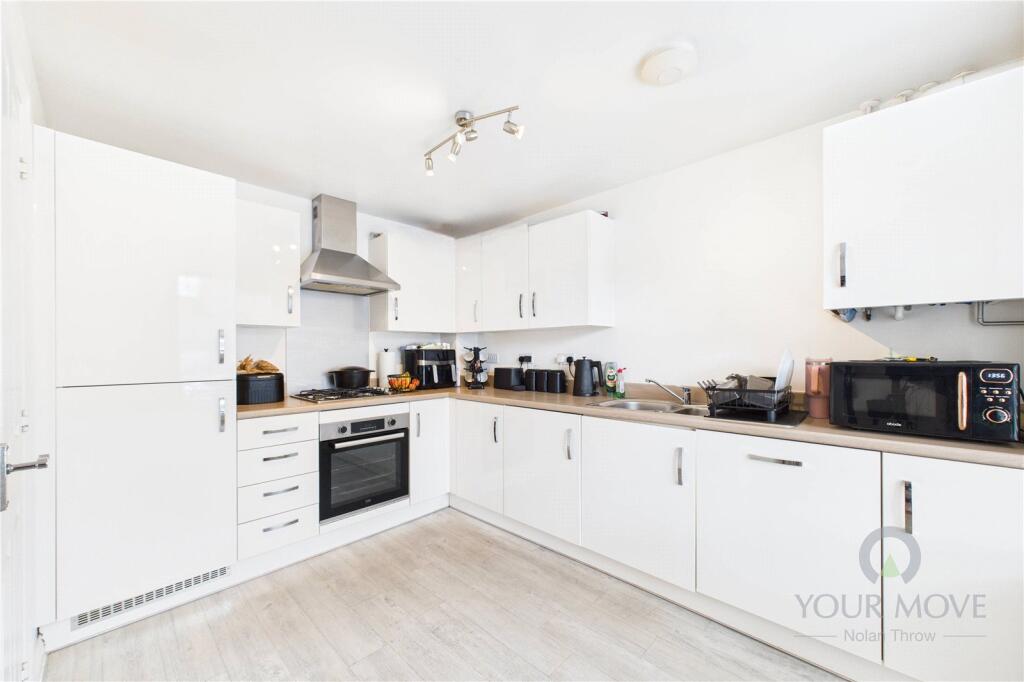 Tenor Close, Buckingham, Buckinghamshire, MK18 photo 2