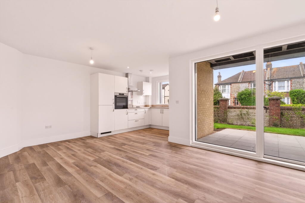 Apartment in Brighton - View 3