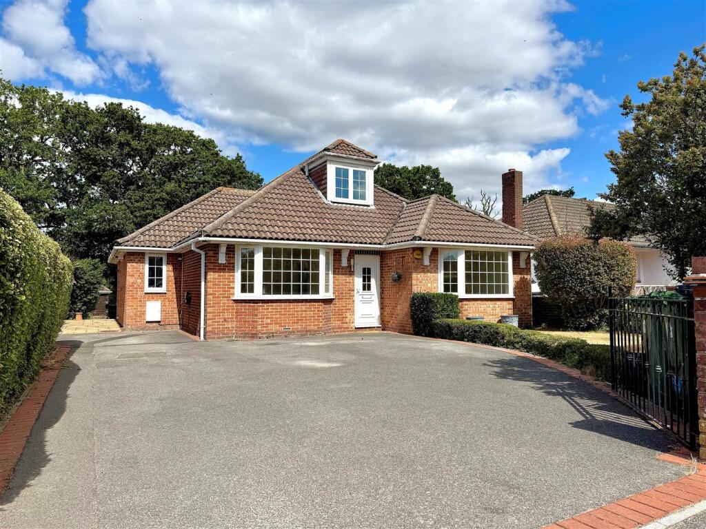 Main image of property: Beverley Gardens, Bursledon