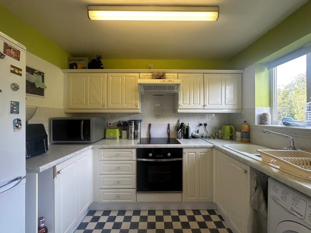 Barnum Court, Swindon, SN2 photo 2