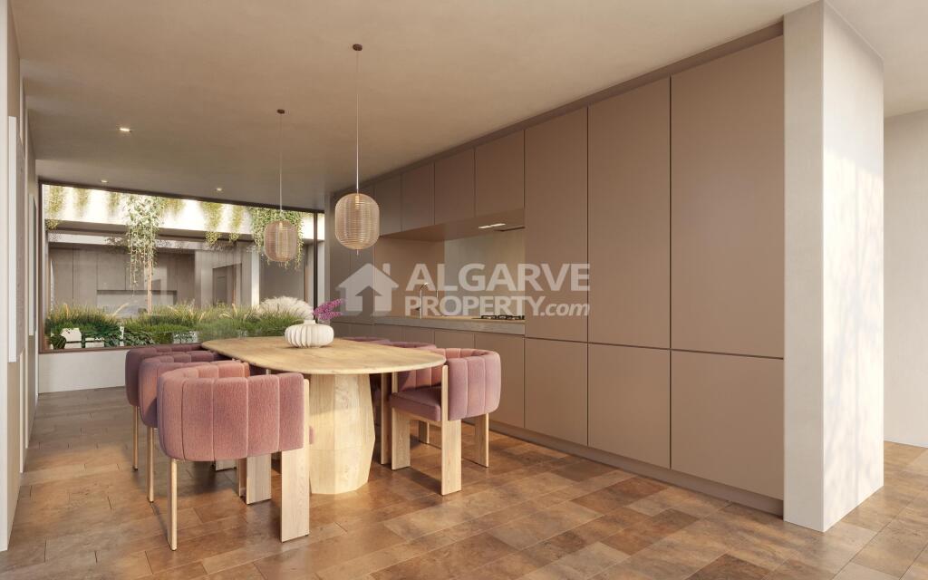 Main image of property: Algarve, Odiáxere