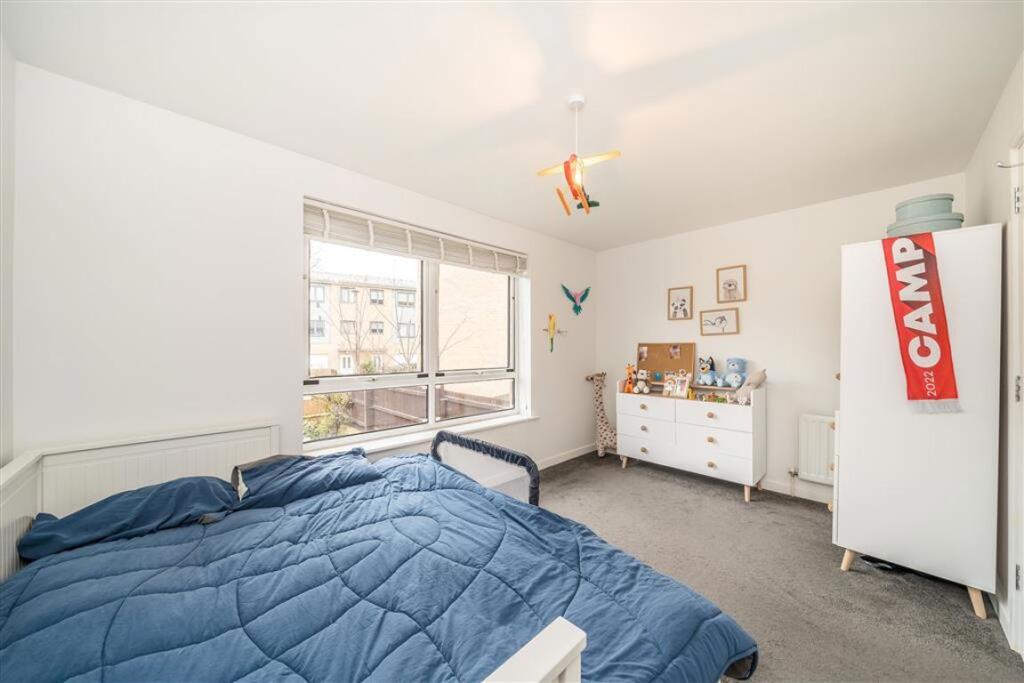 2 bedroom semi-detached house for rent