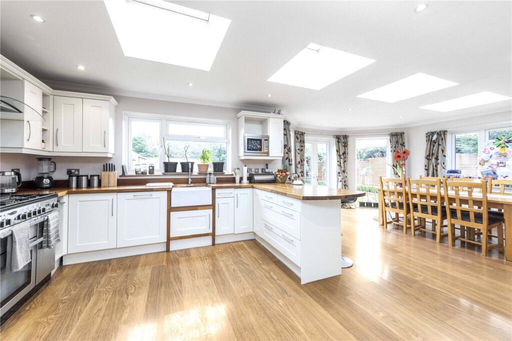 24, Glebe Road, Cranleigh, Surrey, GU6 photo 3