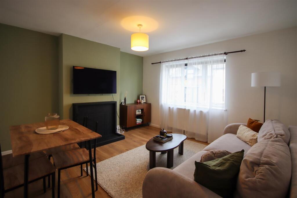 Apartment in Cambridge - View 4