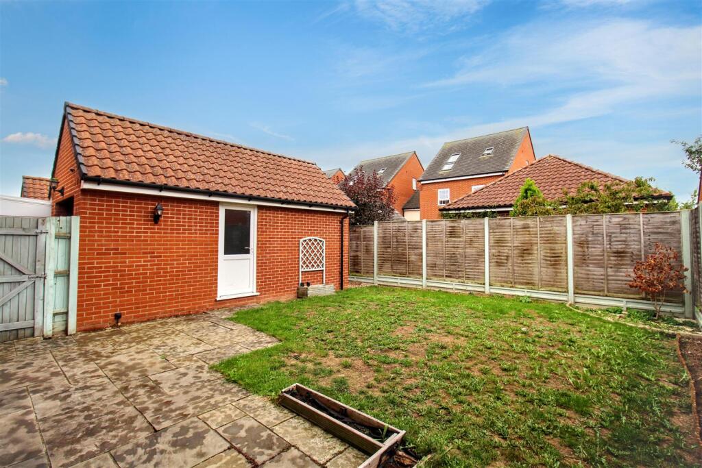 Buckenham Road, Aylsham photo 4