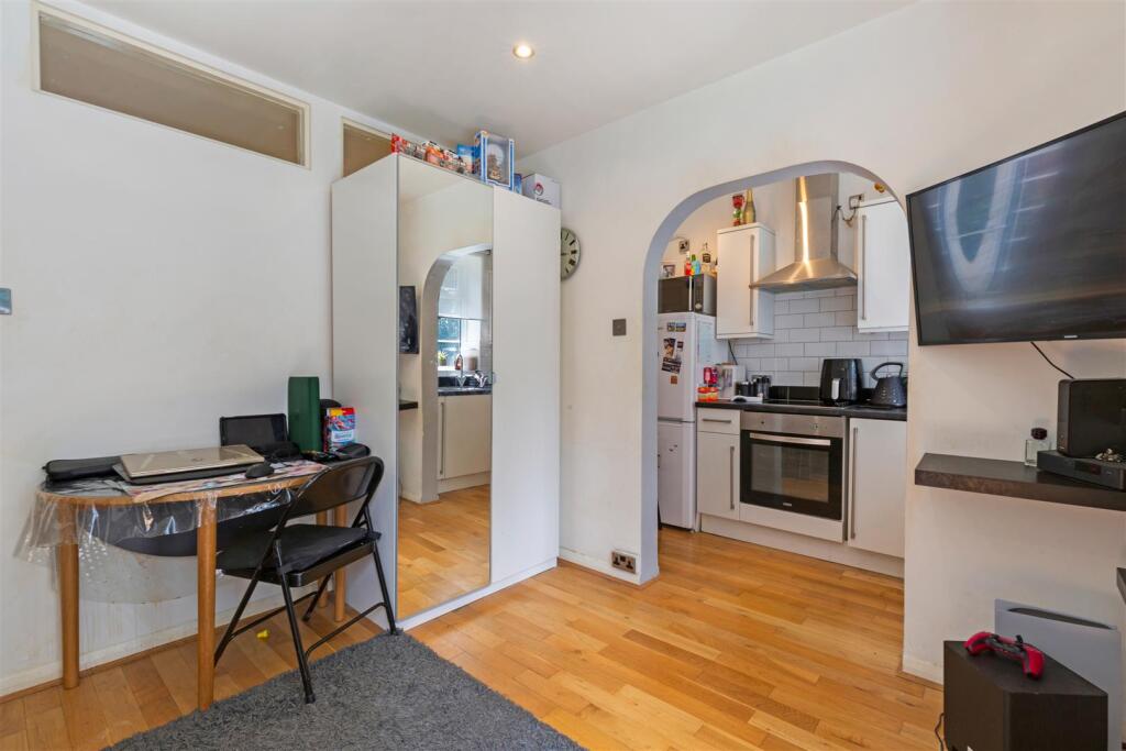 Apartment in London - View 4