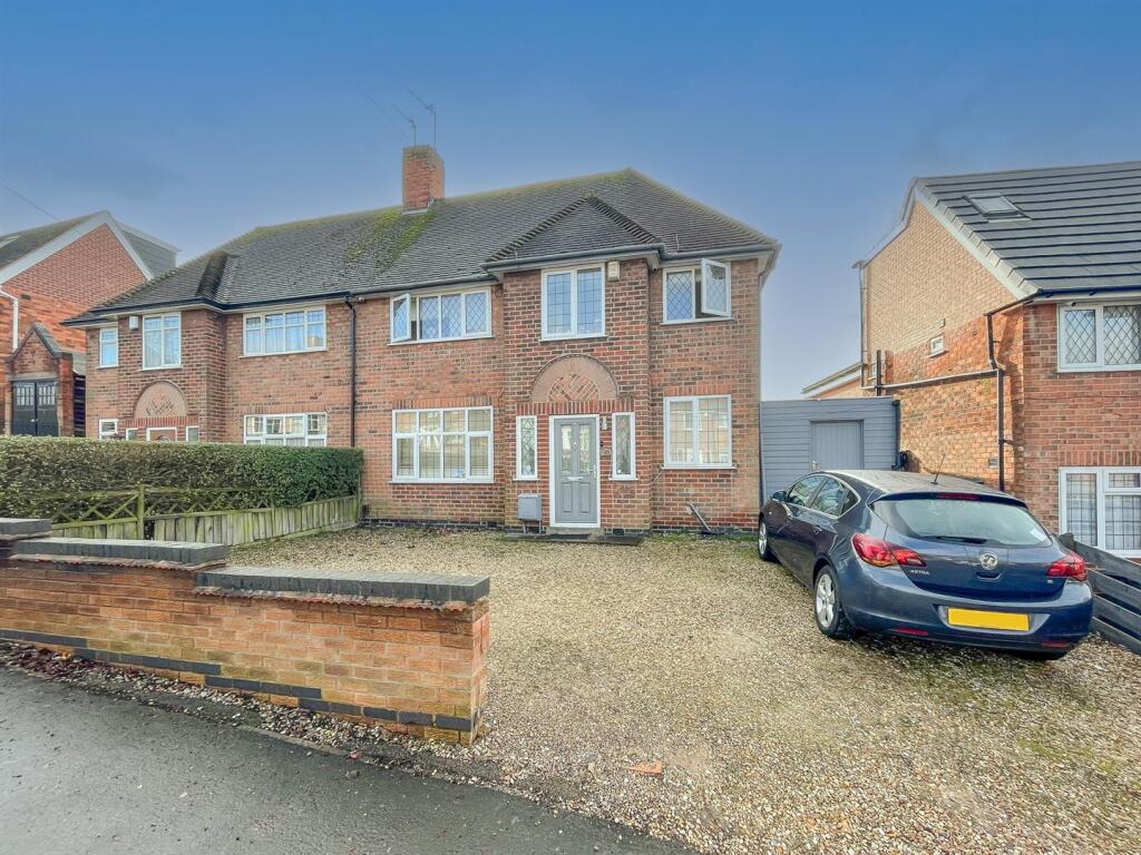 3-bed semi-detached on Wicklow Drive, Leicester, £310,000