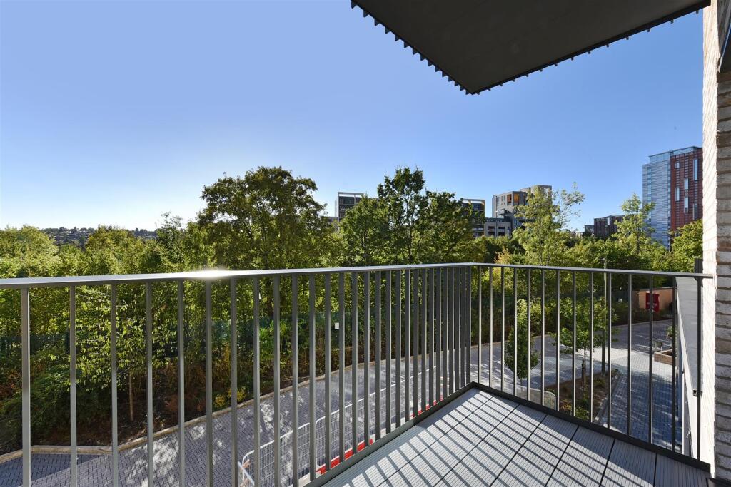 Apartment in London - View 5