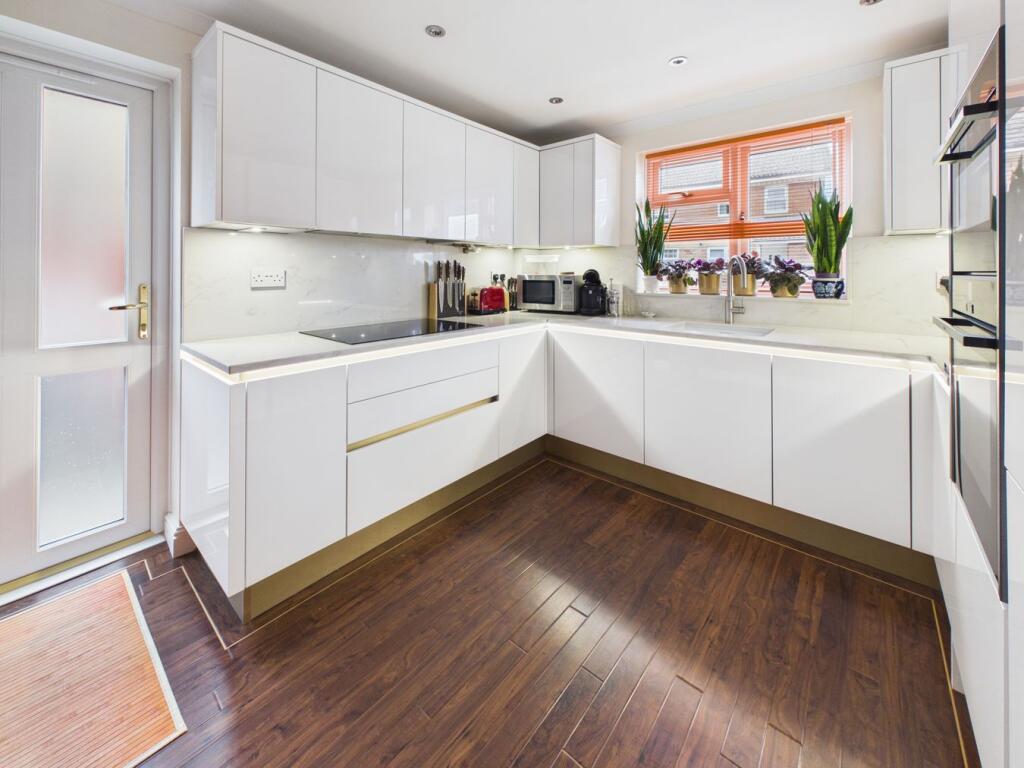 House in North Hertfordshire, Hertfordshire - More