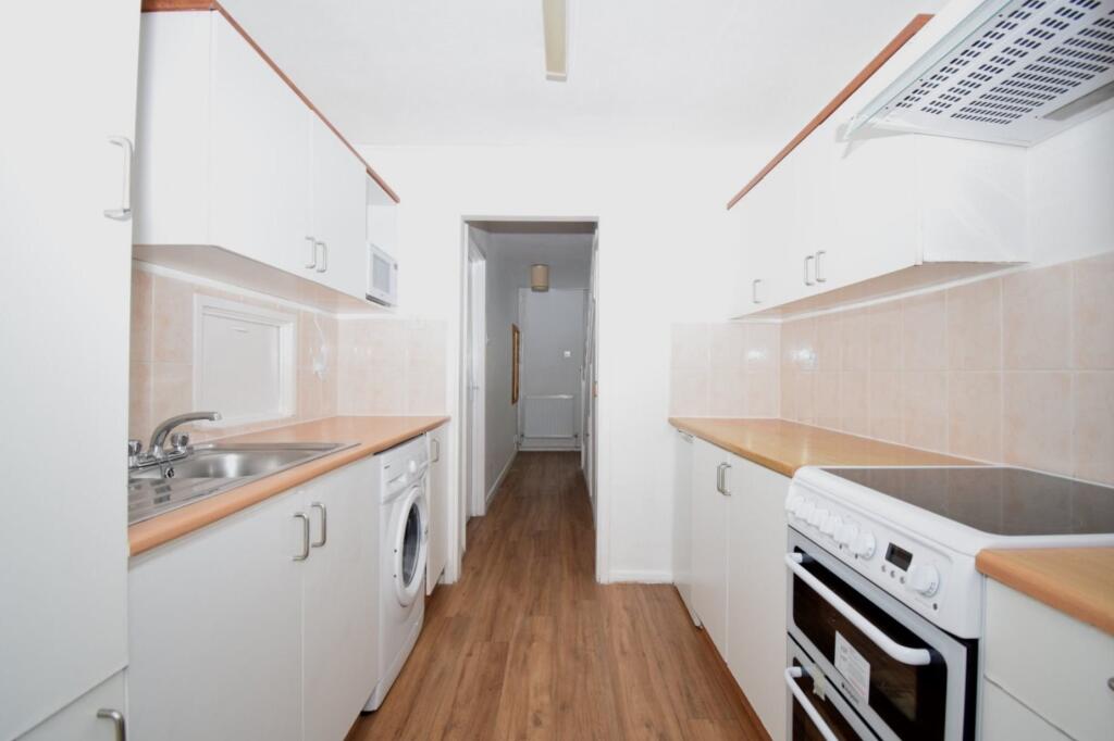 Apartment in Reading - View 4