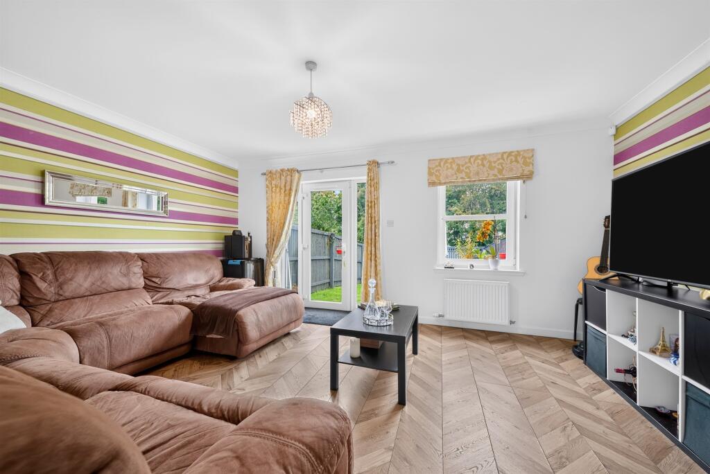 House in Newton Mearns, Ryelands, Netherplace Estate - View 2