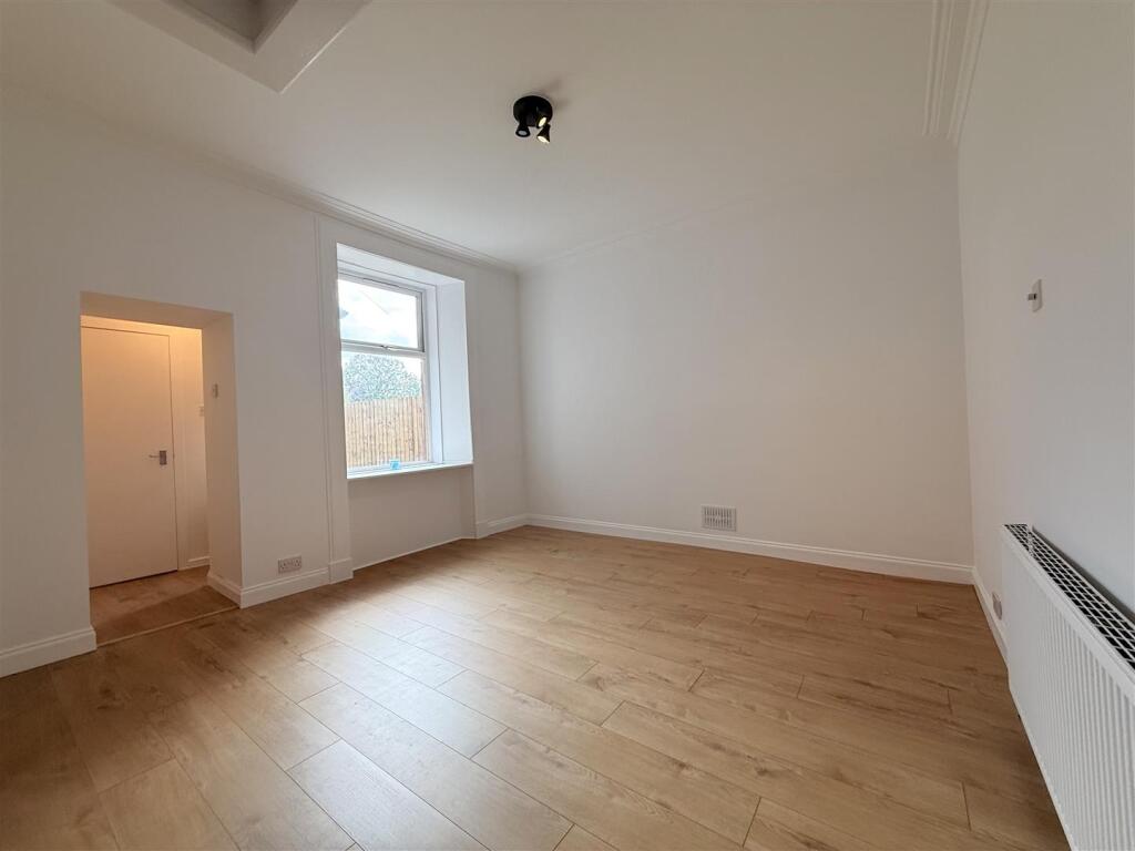 Apartment in Alexandria, West Dunbartonshire - View 5