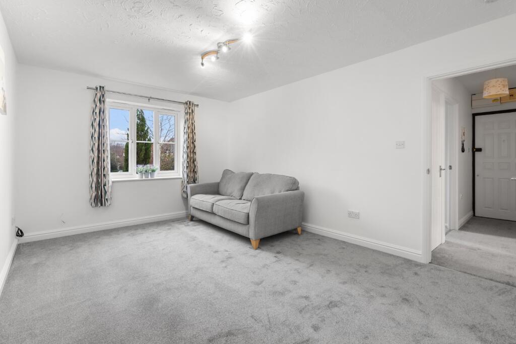 53 Toftdale Green, Worcester, Worcestershire, WR4 0PE photo 3
