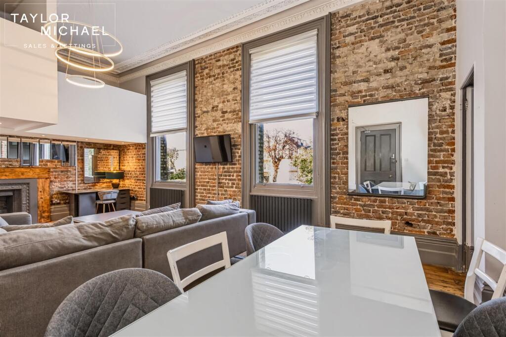 Apartment in Brighton - More